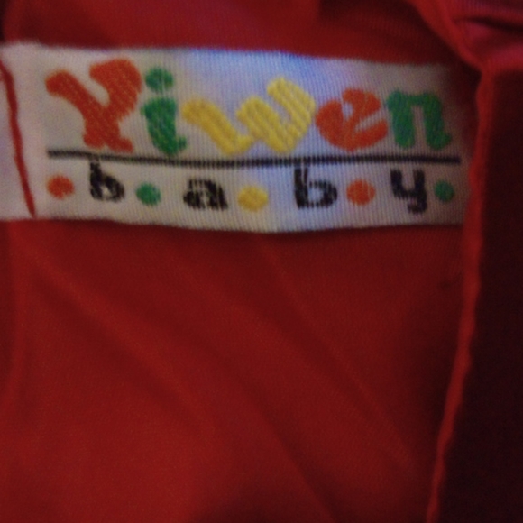 Red lace dress - Picture 4 of 4